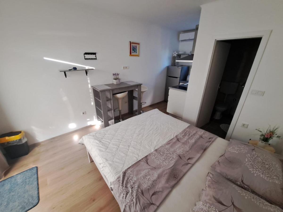 Apartments Venci Bibinje Luaran gambar